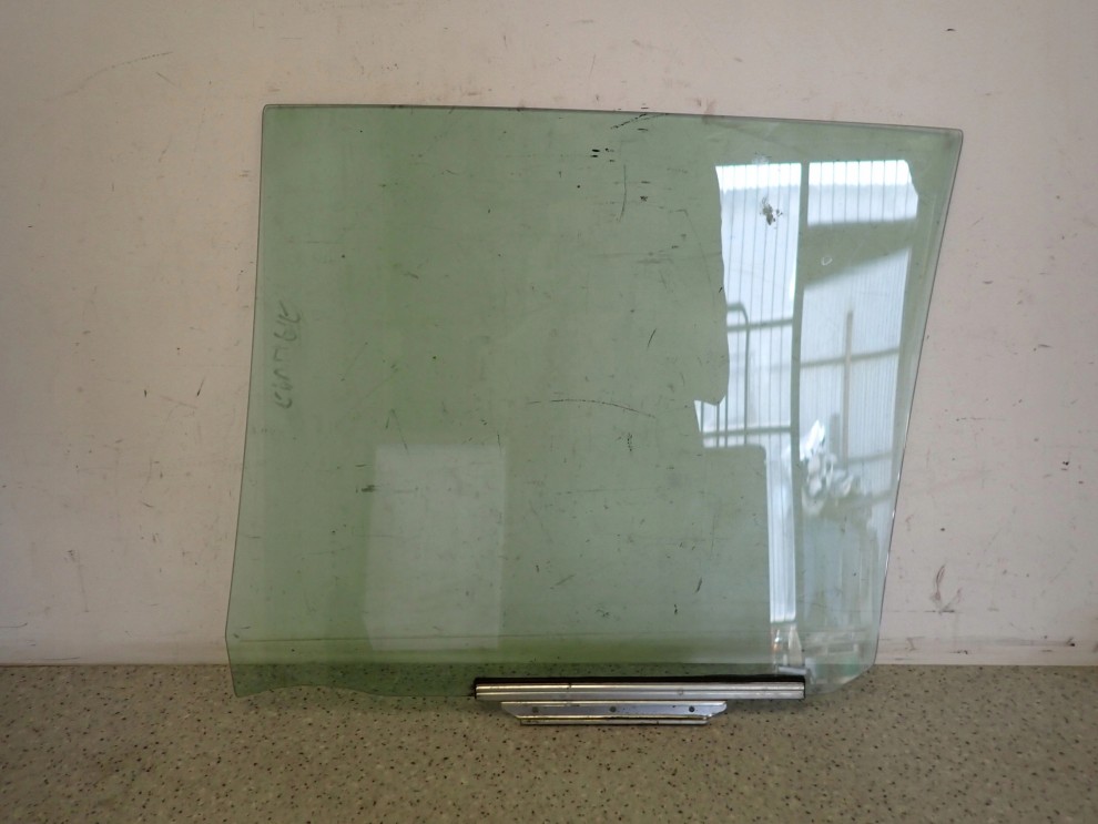 TOYOTA RAV4 RAV 4 II 5D 00-05 SZYBA TYLNA PRAWA 3/4