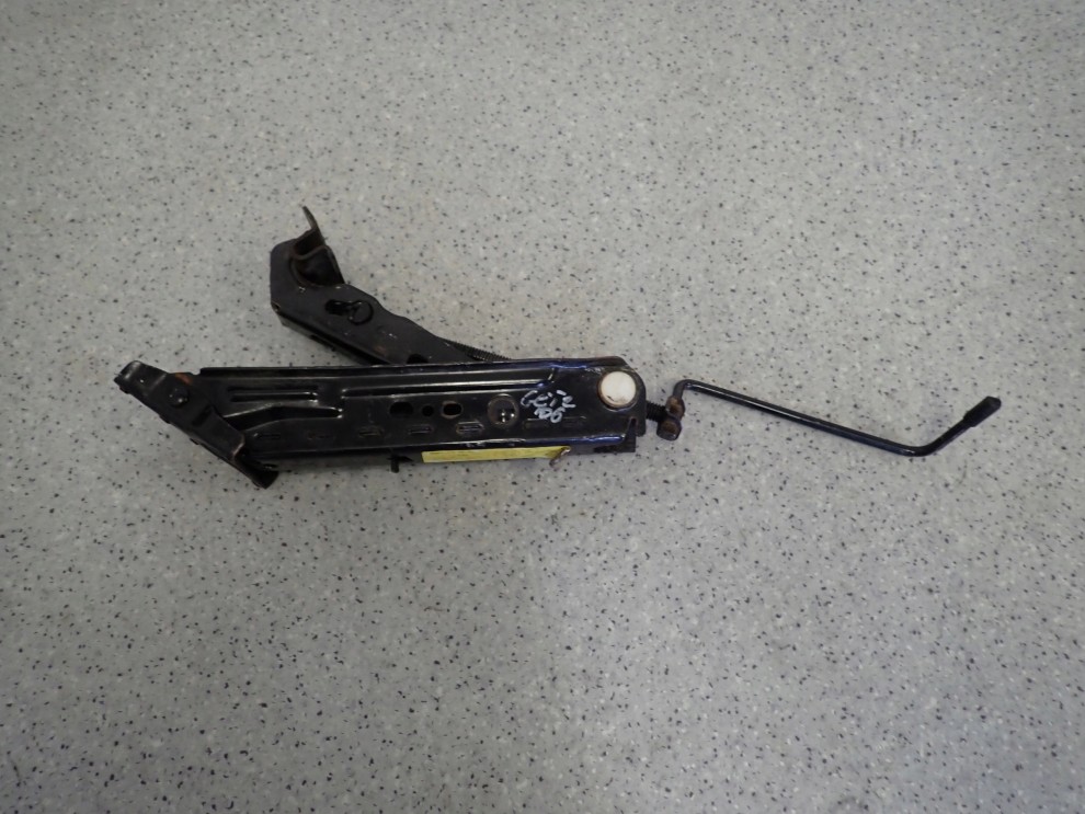 HYUNDAI GETZ 02-10 LEWAREK PODNOŚNIK SAMOCHODOWY 1/5