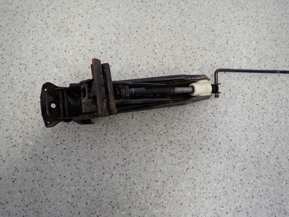 HYUNDAI GETZ 02-10 LEWAREK PODNOŚNIK SAMOCHODOWY 3/5