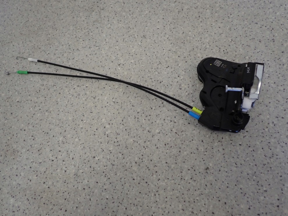 SUZUKI CELERIO 14-19 ZAMEK DRZWI TYŁ LEWYCH 2/4