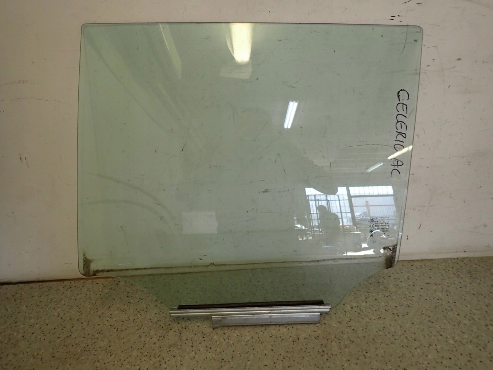 SUZUKI CELERIO 14-19 SZYBA DRZWIOWA TYLNA LEWA OPUSZCZANA 1/2