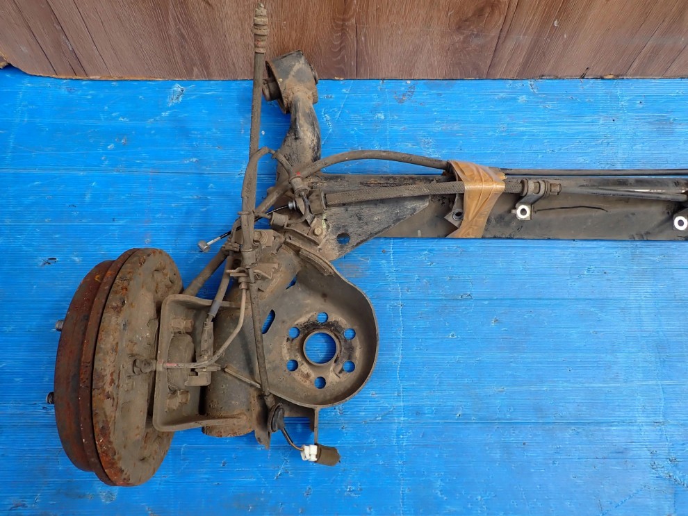 KIA RIO II 05- 11 BELKA ZAWIESZENIA TYŁ BĘBNY 6/7