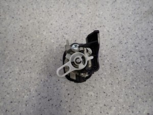 TOYOTA YARIS II 06- BĘBENEK KLAPY BAGAŻNIKA KLAMKA 6/6 MINIATURA