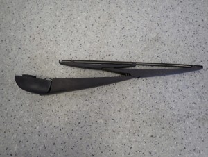 TOYOTA VERSO 09-13 RAMIE WYCIERACZKI TYLNEJ 2/3 MINIATURA