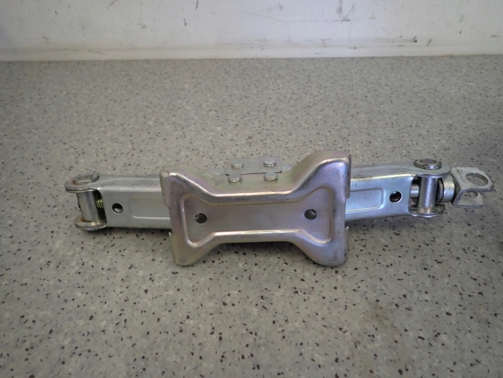 NISSAN LEWAREK PODNOŚNIK SAMOCHODOWY 4/4