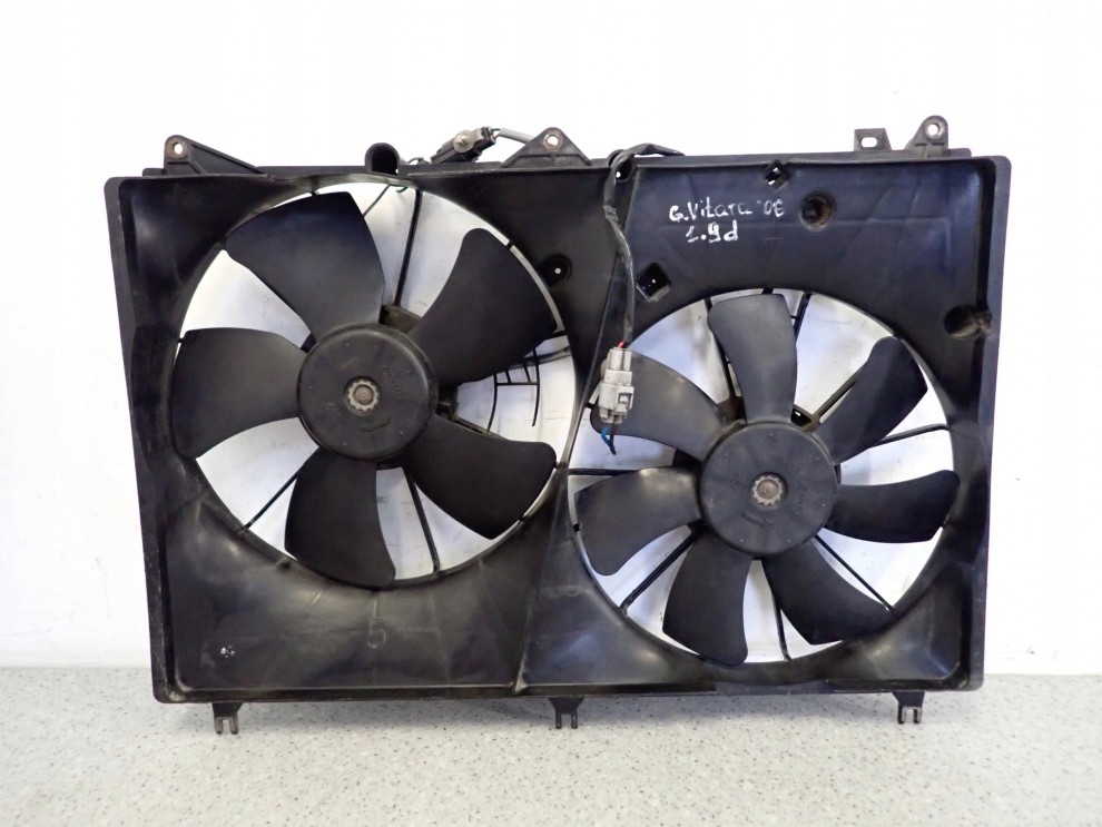 SUZUKI GRAND VITARA II 1.9 DDIS 05- WENTYLATOR CHŁODNICY WODY KLIMATYZACJI 1/4