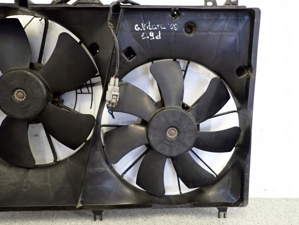 SUZUKI GRAND VITARA II 1.9 DDIS 05- WENTYLATOR CHŁODNICY WODY KLIMATYZACJI 3/4