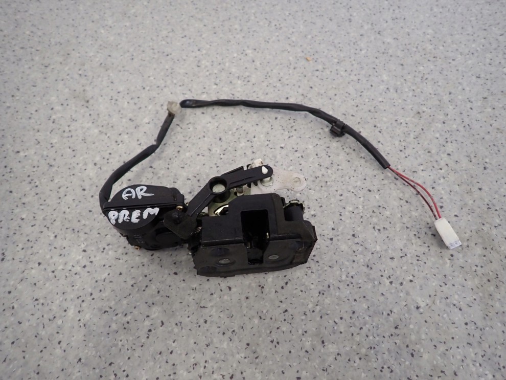 MAZDA PREMACY 99-05 ZAMEK DRZWI TYLNY PRAWY 1/4