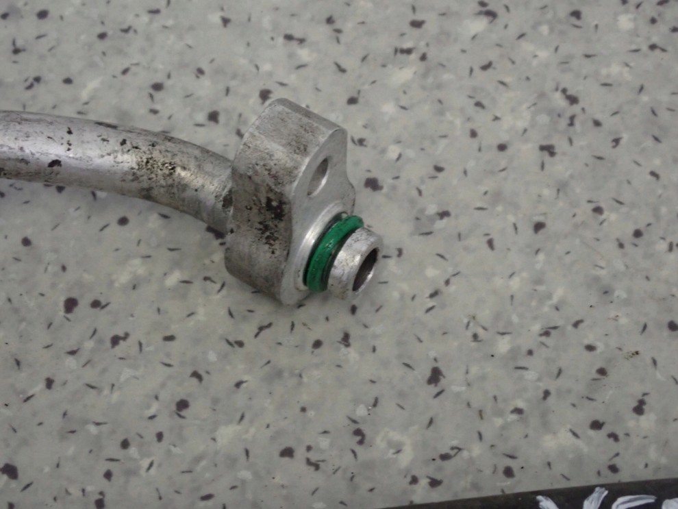 KIA VENGA 1.4 CRDI 09- PRZEWÓD KLIMATYZACJI 4/5