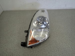 NISSAN NOTE E11 06- LAMPA PRZEDNIA LEWA REFLEKTOR EUROPA 1/10 MINIATURA