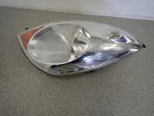 NISSAN NOTE E11 06- LAMPA PRZEDNIA LEWA REFLEKTOR EUROPA 4/10 MINIATURA