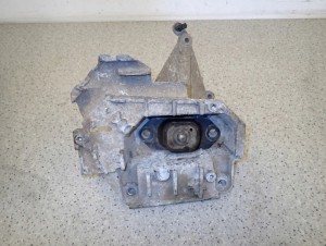 NISSAN MICRA K12 1.2i MANUAL 02- ŁAPA SKRZYNI BIEGÓW PODUSZKA 3/4 MINIATURA