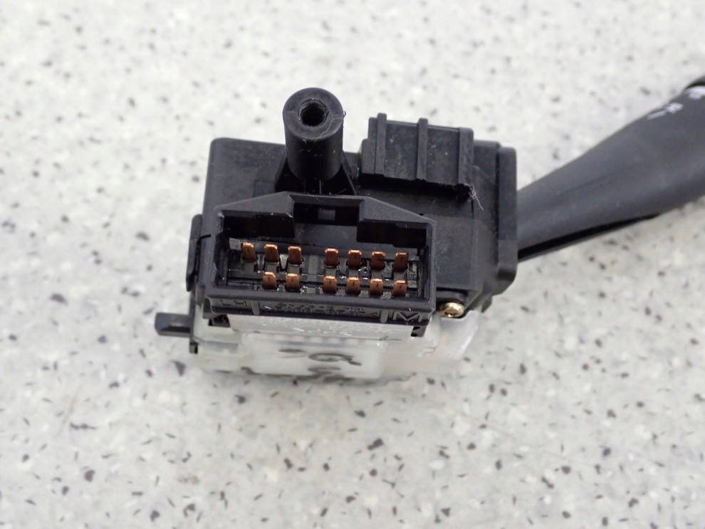 KIA CARENS III 06-11 PRZEŁĄCZNIK WYCIERACZEK 6/7