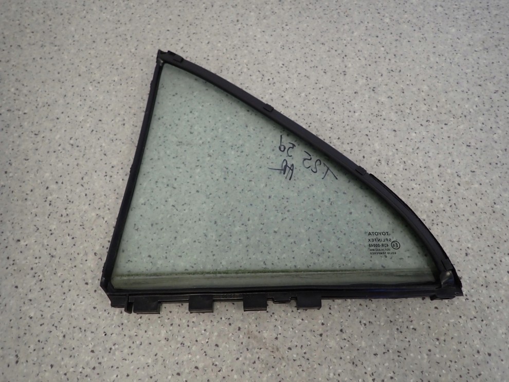TOYOTA AVENSIS T25 HB 5D 02- SZYBA TYLNA PRAWA DRZWI 2/3