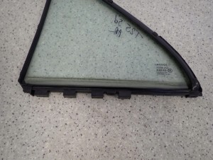 TOYOTA AVENSIS T25 HB 5D 02- SZYBA TYLNA PRAWA DRZWI 3/3 MINIATURA