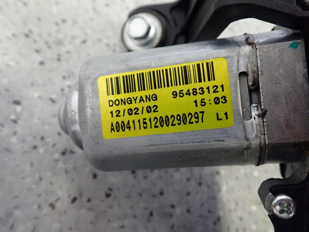 CHEVROLET CRUZE HB 5d 08-12 SILNICZEK WYCIERACZKI TYŁ 4/4