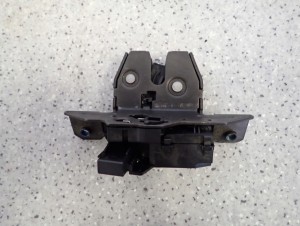 CHEVROLET CRUZE HB 5d 08-12 ZAMEK KLAPY BAGAŻNIKA 2/3 MINIATURA