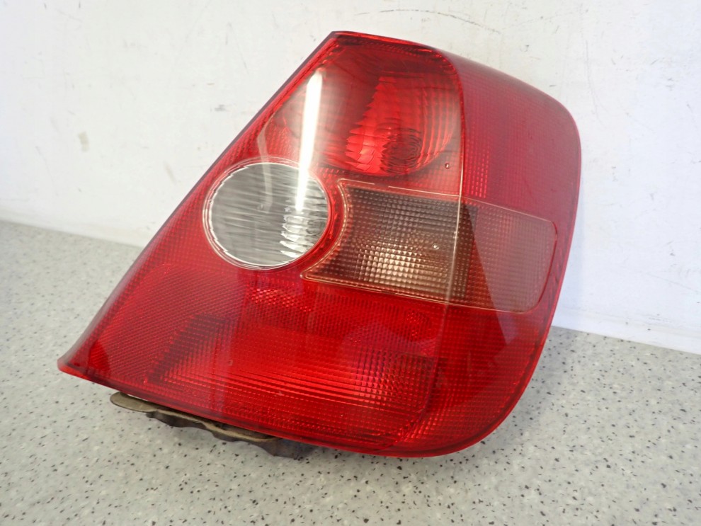 HONDA CIVIC EP 3d HB 01-03 LAMPA TYLNA PRAWA 2/7