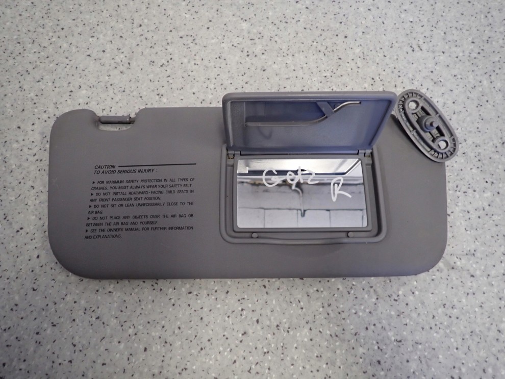 HYUNDAI GETZ 02-10 DASZEK PRZECIWSŁONECZNY PRAWY 1/3