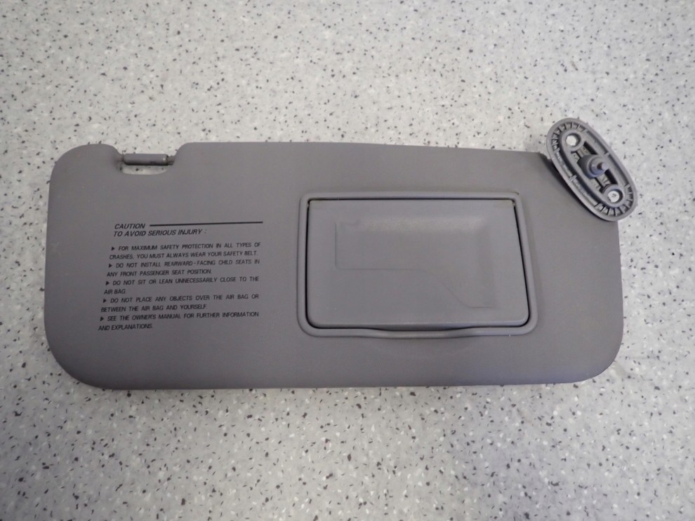 HYUNDAI GETZ 02-10 DASZEK PRZECIWSŁONECZNY PRAWY 2/3