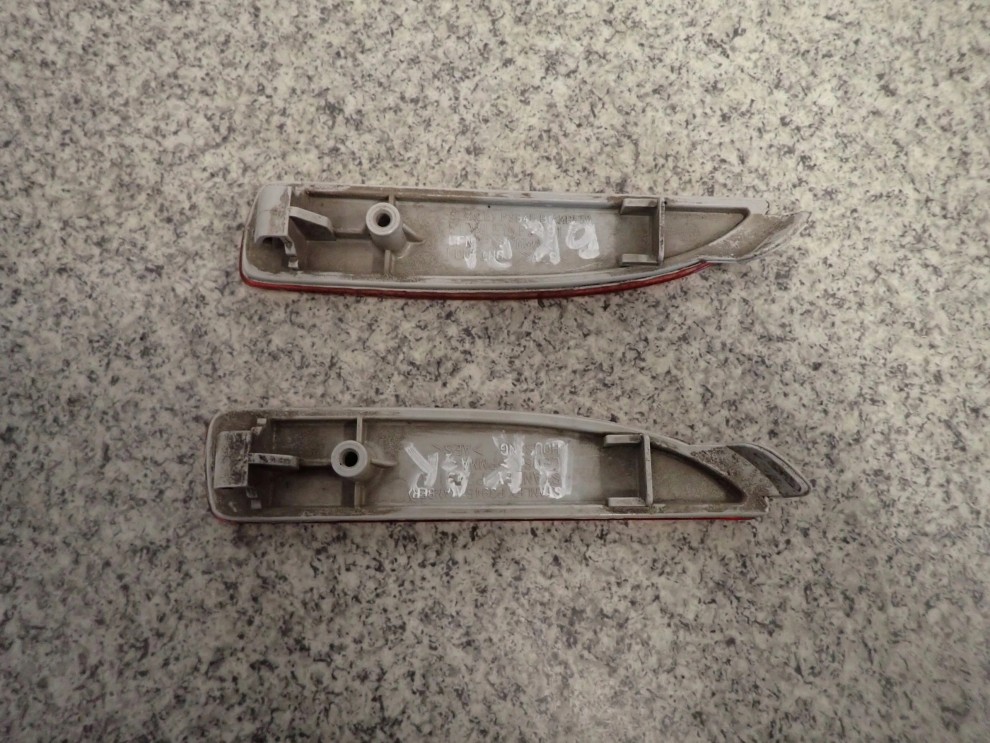 MAZDA 3 BK 03-08 ODBLASK ZDERZAKA TYŁ 2/2