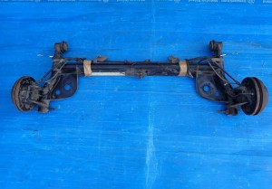 SUZUKI SWIFT 07-09 BELKA TYLNA ZAWIESZENIA 1/12 MINIATURA