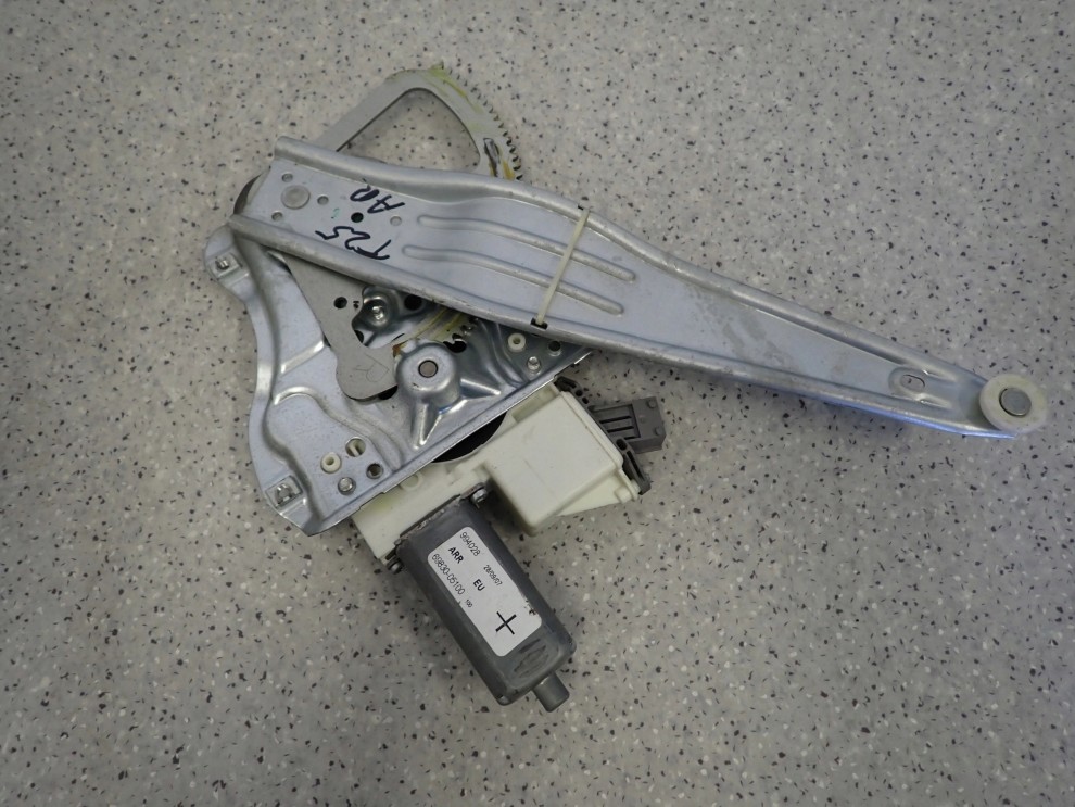 TOYOTA AVENSIS T25 03-07 PODNOŚNIK SZYBY TYŁ PRAWY 2/3