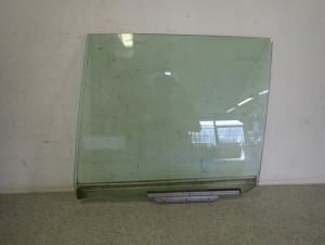 TOYOTA RAV4 RAV 4 II 5D 00-05 SZYBA TYLNA LEWA