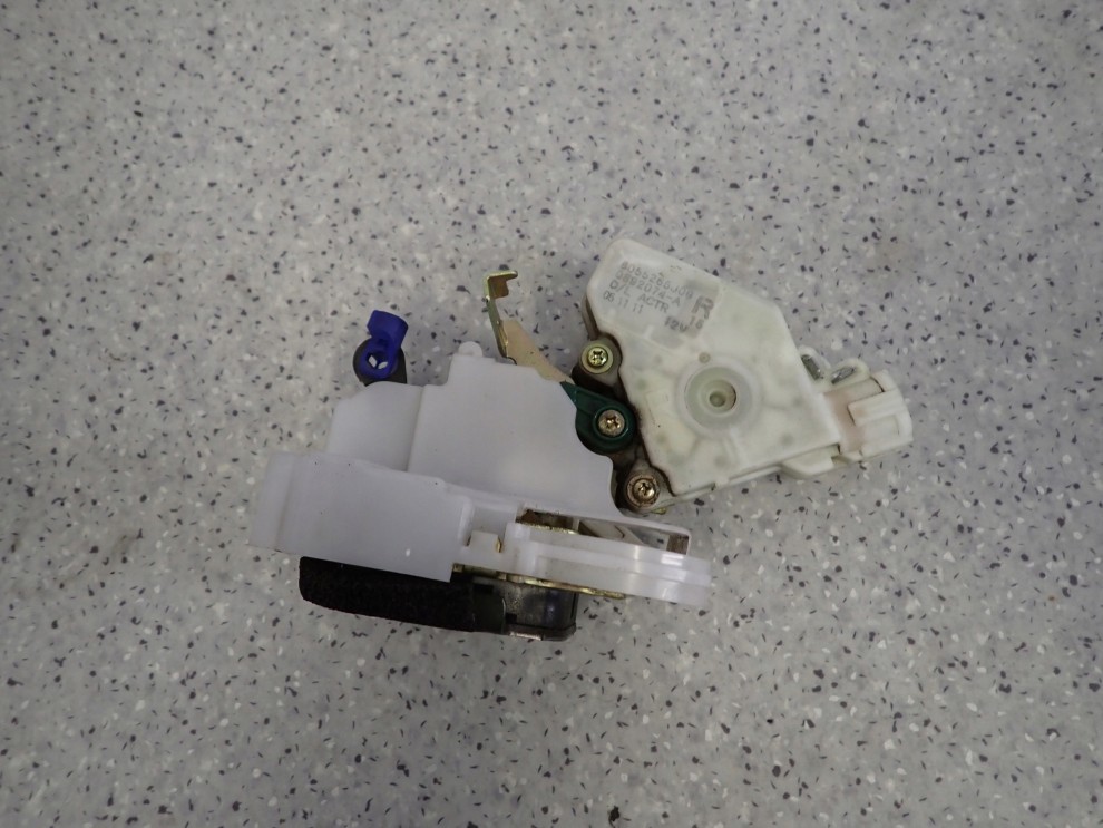 GRAND VITARA 06- ZAMEK KLAPY BAGAZNIKA 4/6