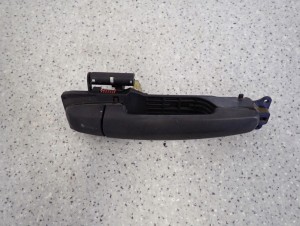 SUZUKI GRAND VITARA II 06- KLAMKA KLAPY BAGAŻNIKA 2/4 MINIATURA