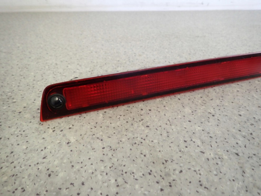 SUZUKI GRAND VITARA II 06- TRZECI 3 STOP LAMPA 2/6