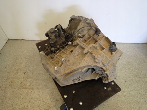 KIA VENGA 09- HYUNDAI IX20 1.4 DIESEL SKRZYNIA BIEGÓW W9J6C 3/5 MINIATURA