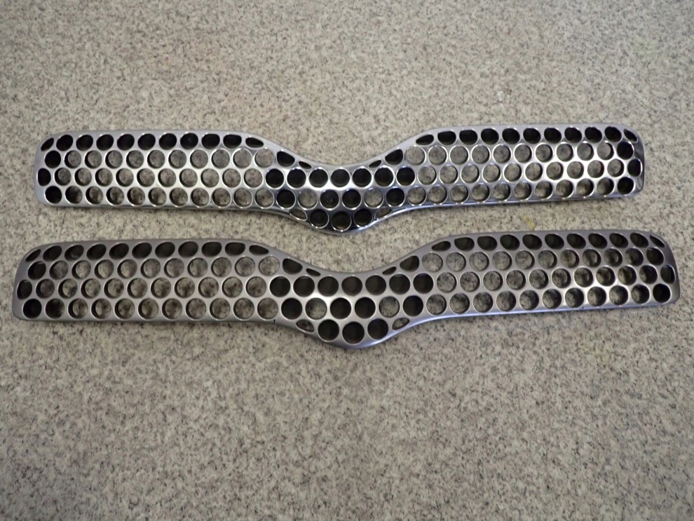 TOYOTA YARIS 99-02 ATRAPA PRZEDNIA GRILL 1/7