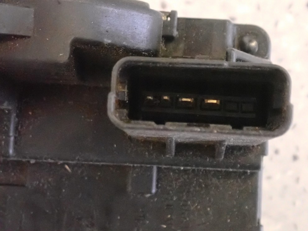 HYUNDAI i20 08-12 ZAMEK DRZWI PRAWYCH 3 DRZWI 4/5