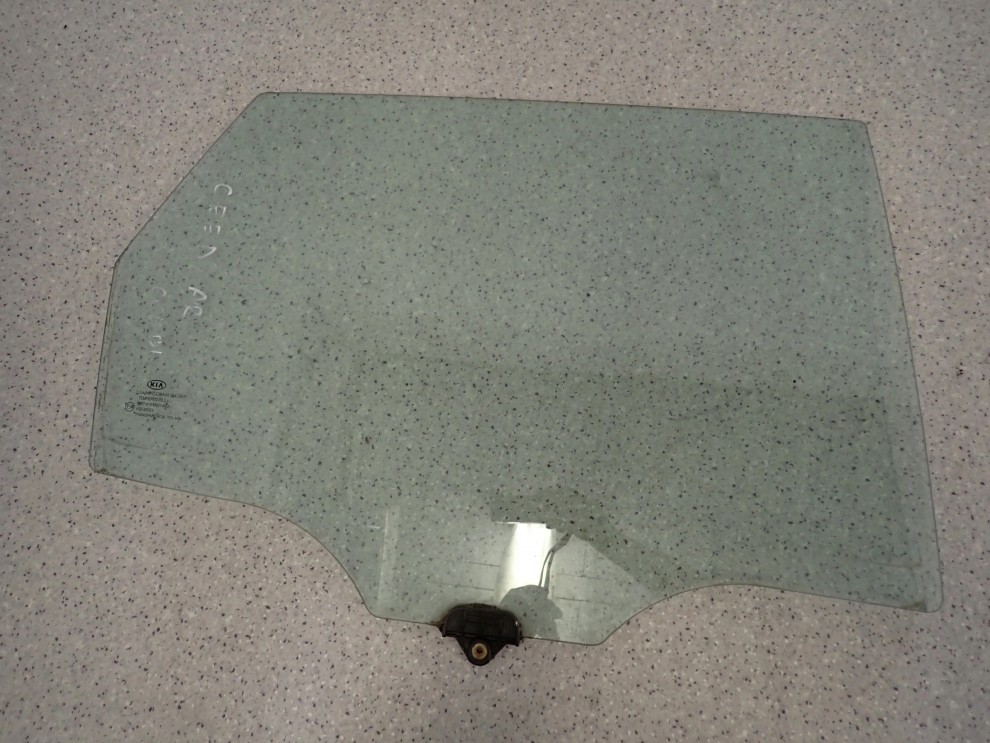 KIA CEED HB 5D 06-11 SZYBA DRZWI TYLNA PRAWA OPUSZCZANA 2/6