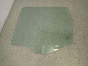 MITSUBISHI COLT CZ 5d 2007-2012 SZYBA TYLNA LEWA OPUSZCZANA LIFT