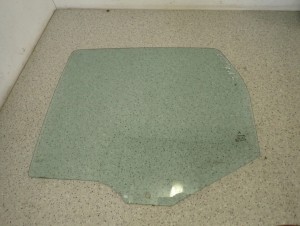 MITSUBISHI COLT CZ 5d 2007-2012 SZYBA TYLNA LEWA OPUSZCZANA LIFT 3/6 MINIATURA