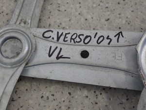 TOYOTA COROLLA VERSO 04-09 PODNOŚNIK SZYBY PRZEDNI LEWY 3/7 MINIATURA