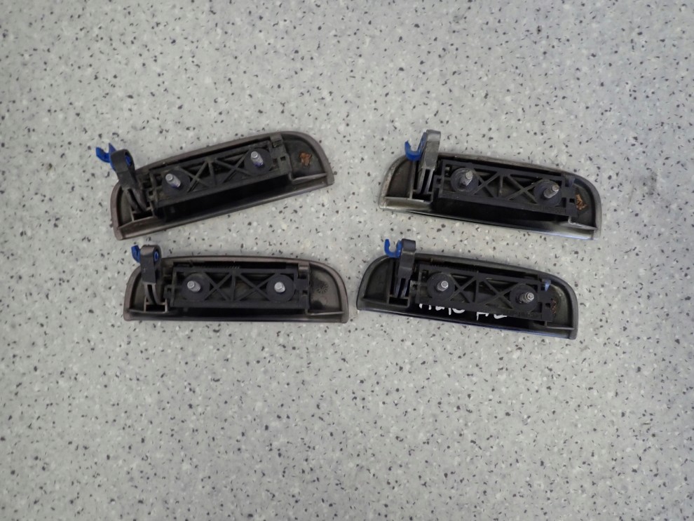 SUZUKI ALTO PIXO 09- KLAMKA DRZWI PRZEDNIA LEWA 6/7