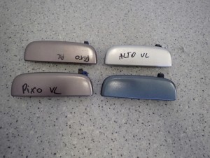 SUZUKI ALTO PIXO 09- KLAMKA DRZWI PRZEDNIA LEWA 5/7 MINIATURA