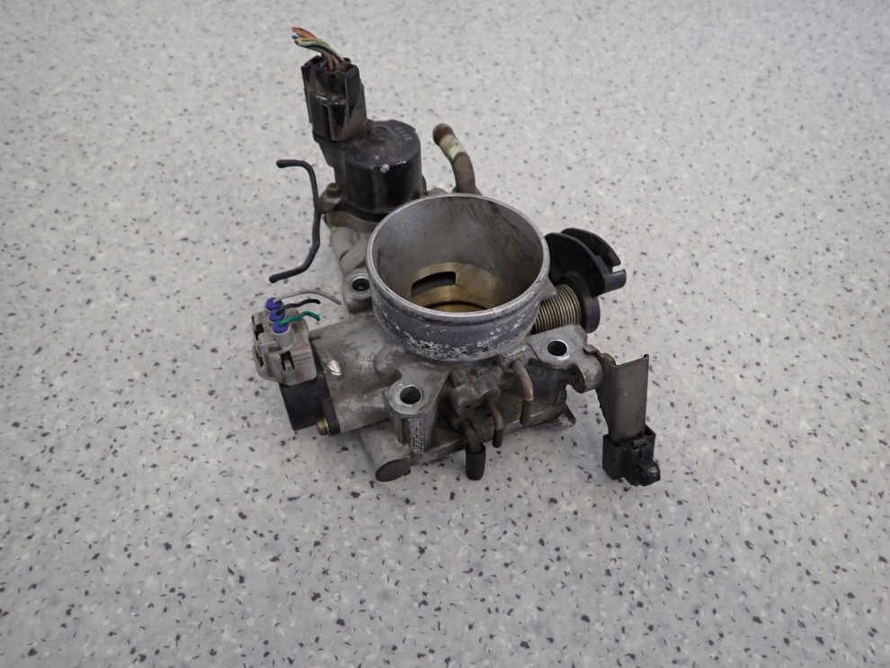 MITSUBISHI LANCER VII 1.6I PRZEPUSTNICA POWIETRZA 1/6