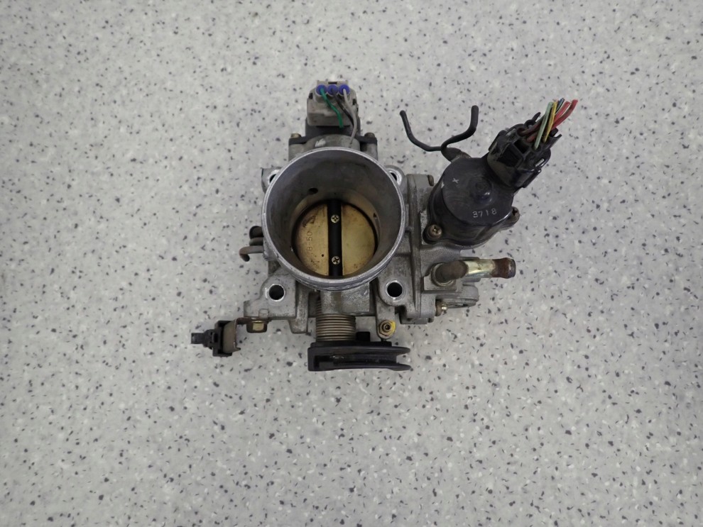 MITSUBISHI LANCER VII 1.6I PRZEPUSTNICA POWIETRZA 4/6