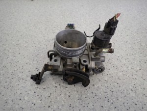 MITSUBISHI LANCER VII 1.6I PRZEPUSTNICA POWIETRZA 3/6 MINIATURA