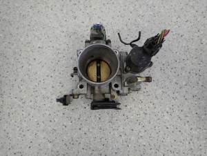 MITSUBISHI LANCER VII 1.6I PRZEPUSTNICA POWIETRZA 4/6 MINIATURA