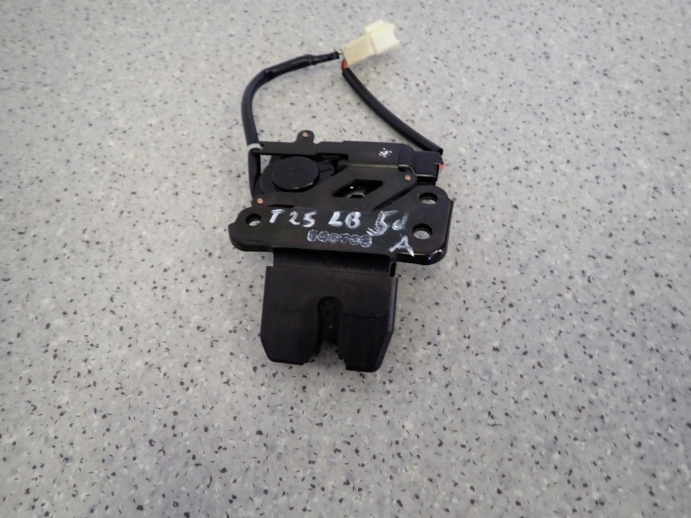 TOYOTA AVENSIS T25 5d 03- ZAMEK TYLNEJ KLAPY LIFTBACK 1/7