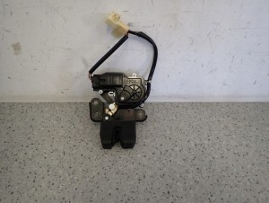 TOYOTA AVENSIS T25 5d 03- ZAMEK TYLNEJ KLAPY LIFTBACK 7/7 MINIATURA