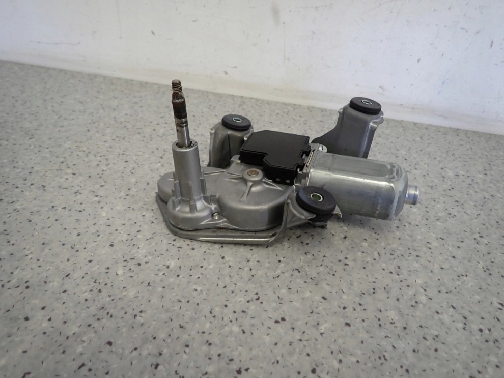 TOYOTA AVENSIS T25 5D LIFTBACK SILNICZEK WYCIERACZEK TYŁ EU 2/7