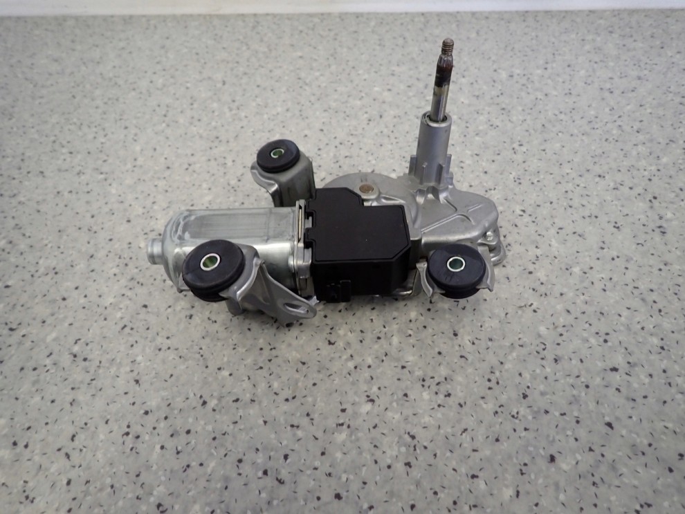 TOYOTA AVENSIS T25 5D LIFTBACK SILNICZEK WYCIERACZEK TYŁ EU 6/7