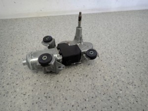 TOYOTA AVENSIS T25 5D LIFTBACK SILNICZEK WYCIERACZEK TYŁ EU 3/7 MINIATURA