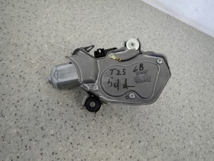 TOYOTA AVENSIS T25 5D LIFTBACK SILNICZEK WYCIERACZEK TYŁ EU 4/7 MINIATURA